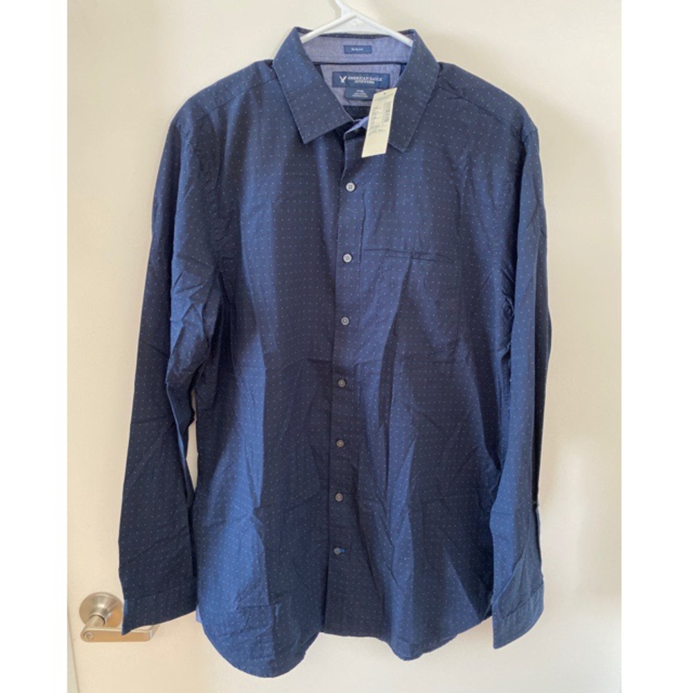 American Eagle long sleeve button down dress shirt